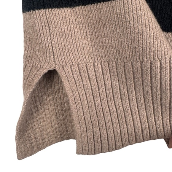 Abercrombie&Fitch Women’s Oversized Sweater Crewneck Tan/Black Stripe Size S - Picture 4 of 8